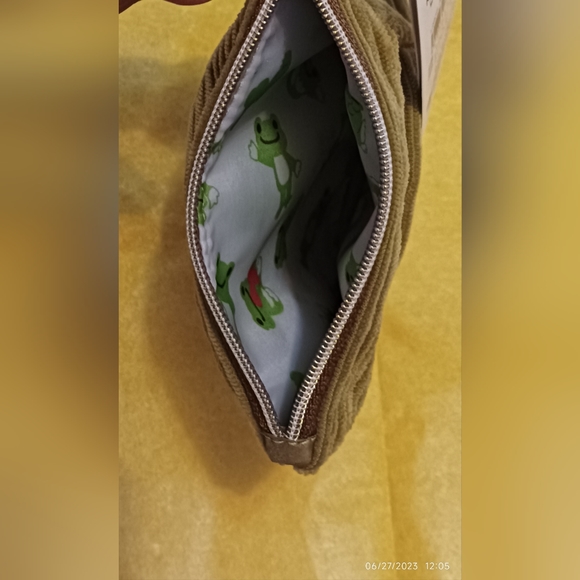 Pickles the frog small flat pouch / coin purse / bag - Picture 4 of 6